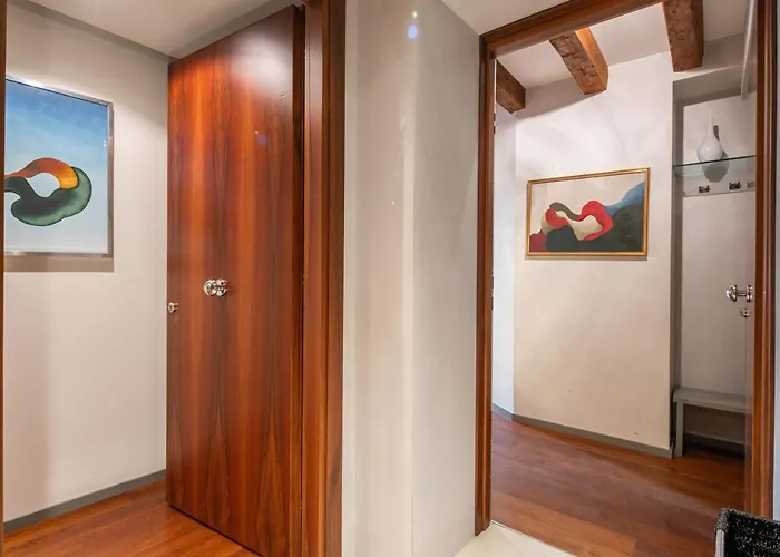 Cera San Moise Daire Venedik